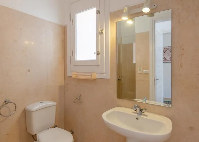 Charming With Pool In Prime Location Apartment *
