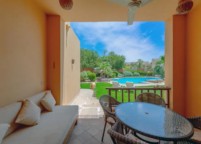 Apartment Charming With Pool In Prime Location