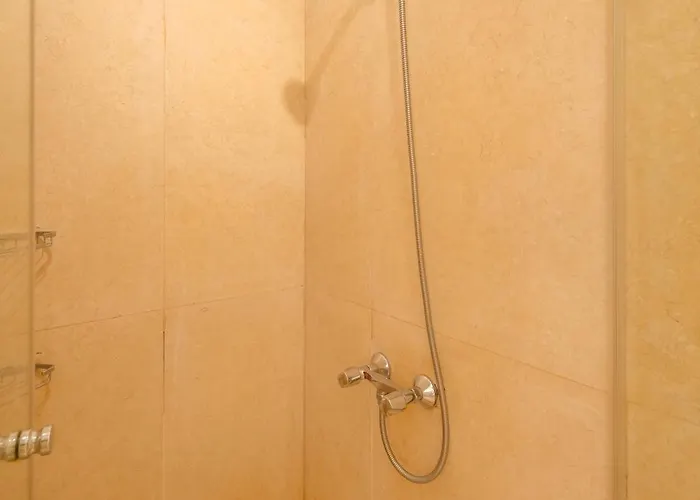 Charming With Pool In Prime Location Apartment